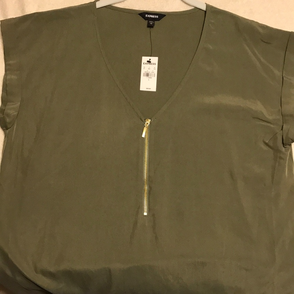 SOLD. EXPRESS: Sandwashed Rolled Sleeve Zip Top - NWT